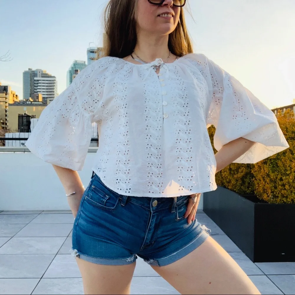 UO Victorian Puff Bishop Statement Sleeve Floral Pattern Pirate White Top Blouse - Picture 11 of 16